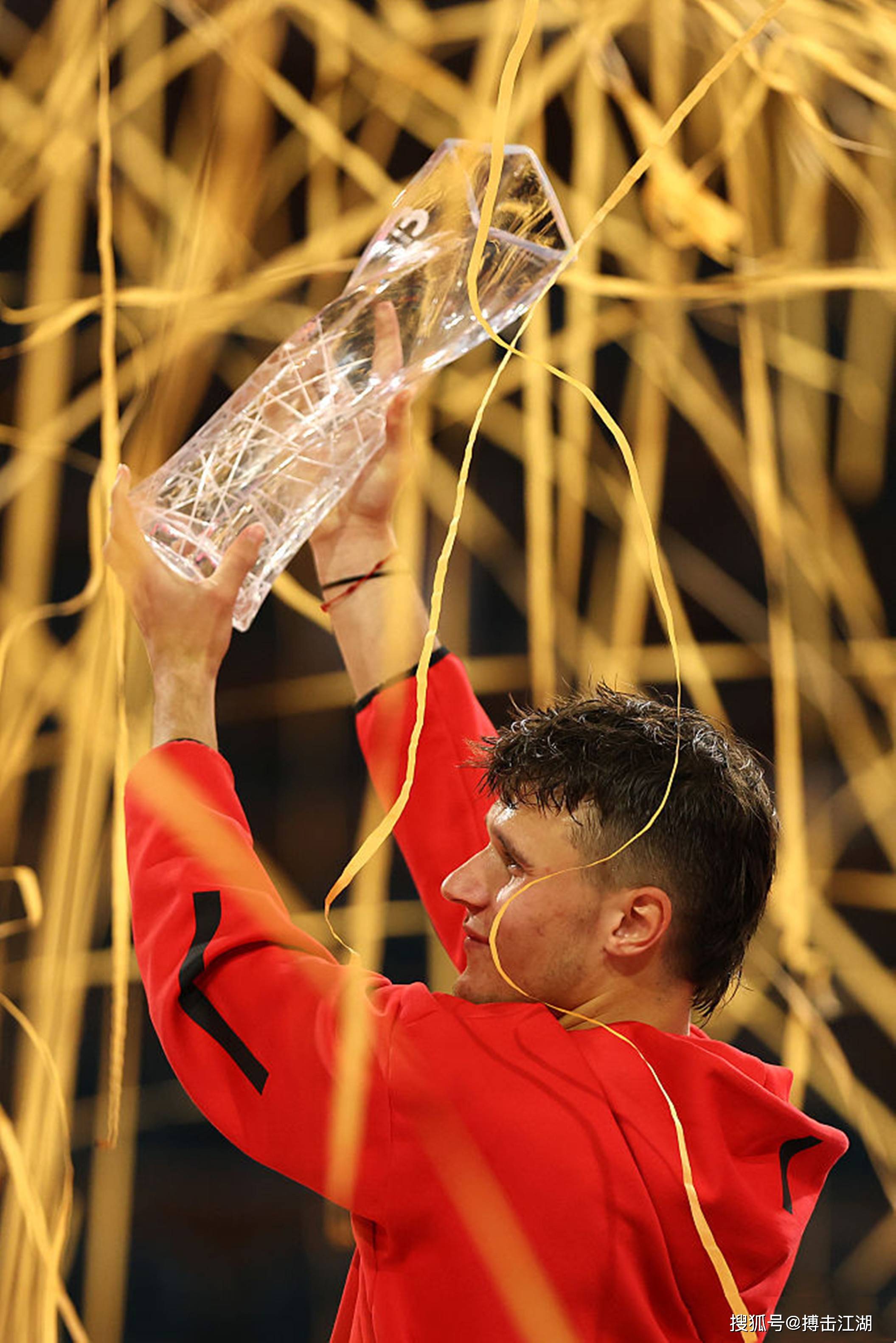 离谱！纳达尔与30激战拜仁分钟德约科维奇与80激战日本队分钟，上海申花围绕足总杯队长鼓劲的简单介绍开云体育网址